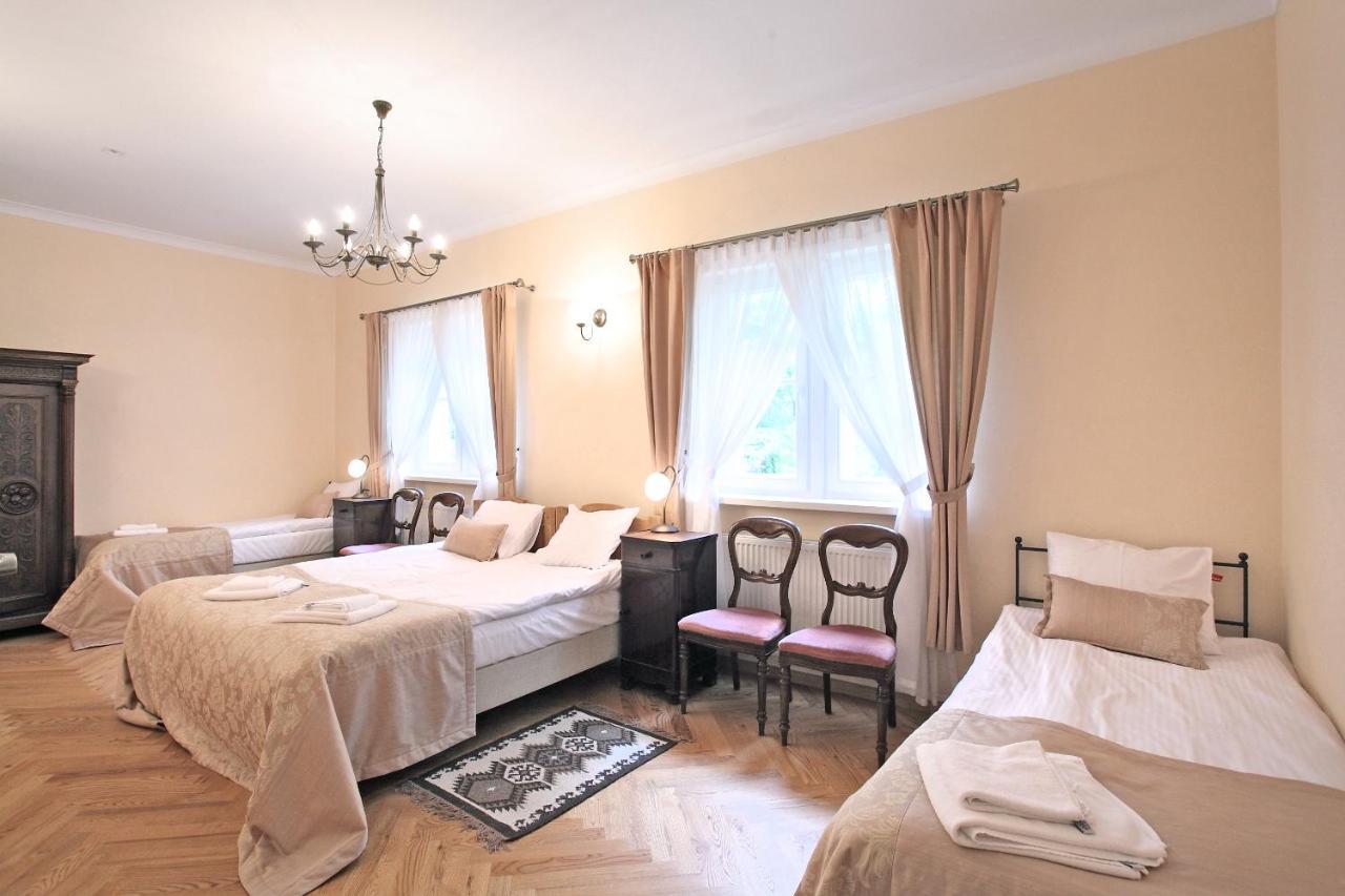 Krzeszkowice Palac W Debinie מראה חיצוני תמונה