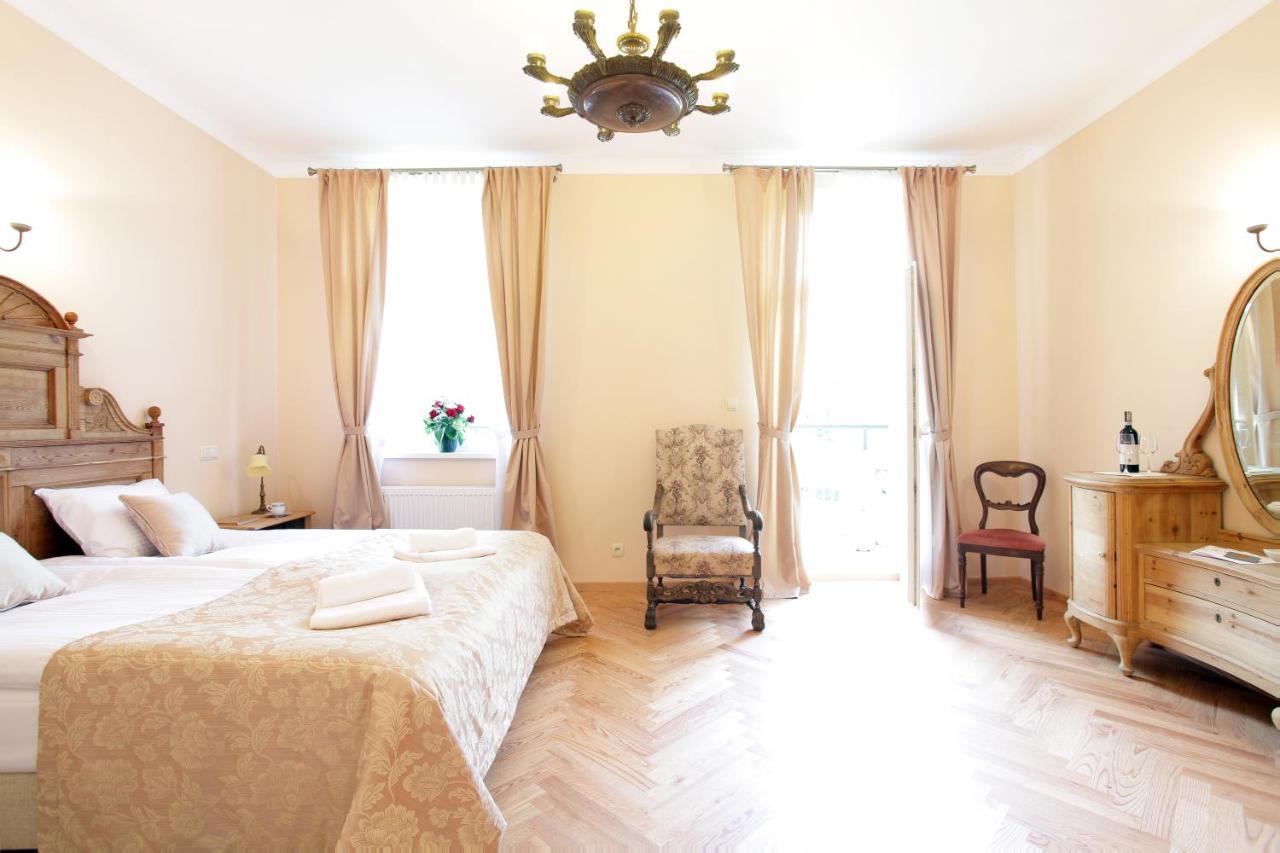Krzeszkowice Palac W Debinie מראה חיצוני תמונה