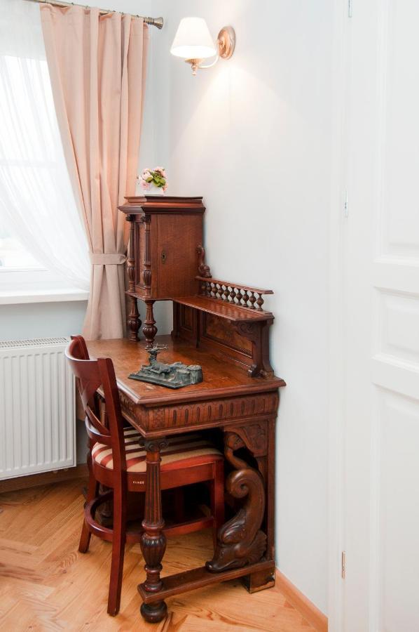 Krzeszkowice Palac W Debinie מראה חיצוני תמונה