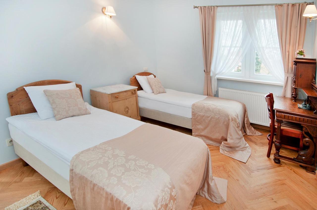 Krzeszkowice Palac W Debinie מראה חיצוני תמונה
